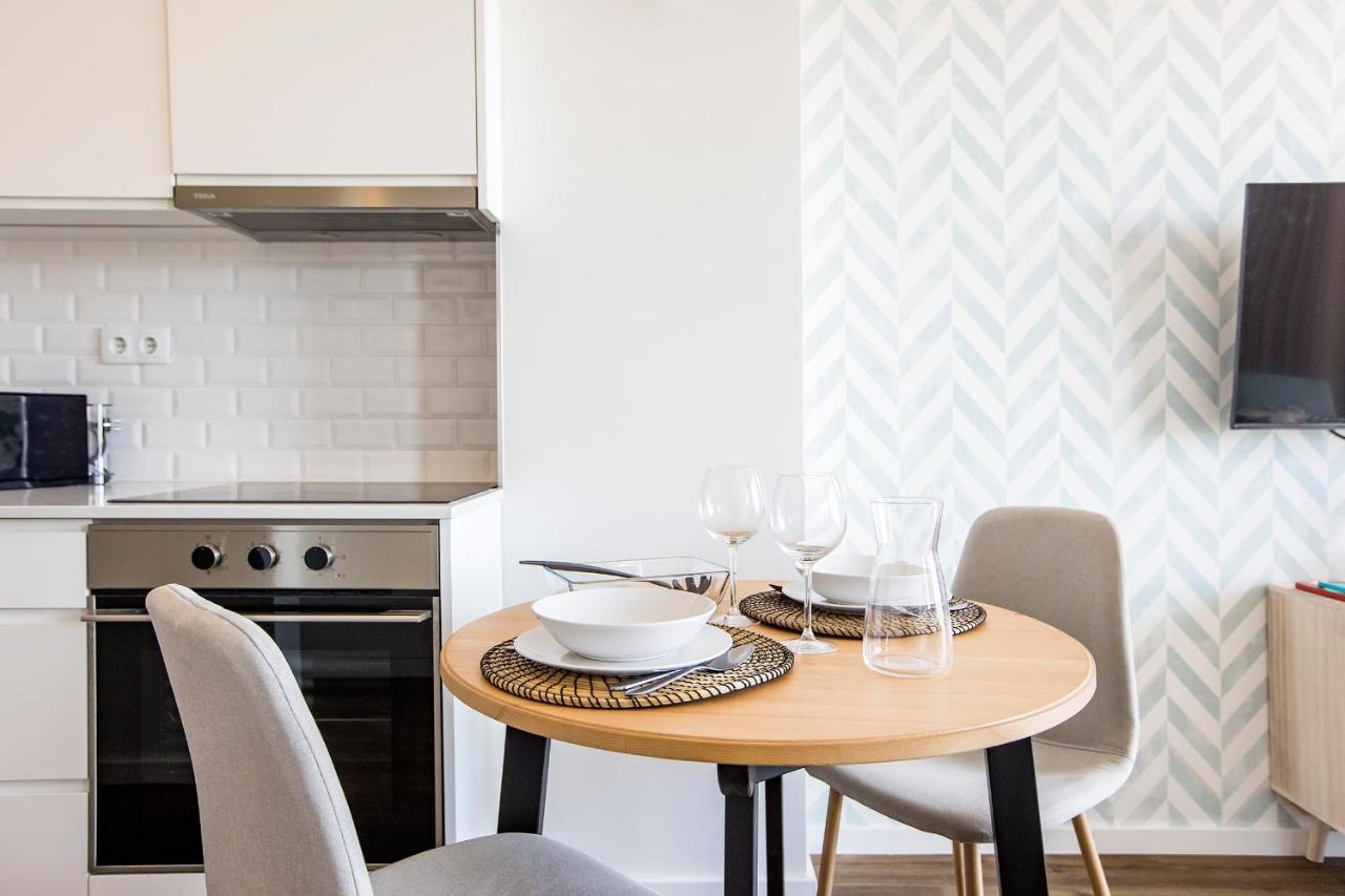 Elegant Studio W/ Ac & Balcony By Lovelystay OOporto Exteriör bild